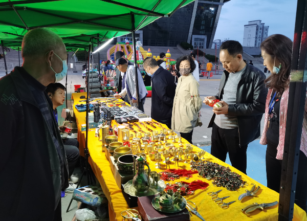 五一假期塔城地區商品銷售火熱，日用百貨銷售額預計達1.41億